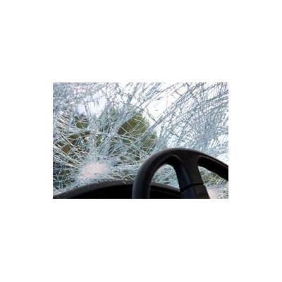 Broken or chipped windscreen ? Call Cooloola Autoglass - mobile service