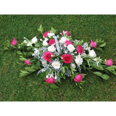 A beautiful way to decorate your Bridal Table  is by choosing this modern Arrangement,Roses,
Bouvardia,Gum & Foilage.