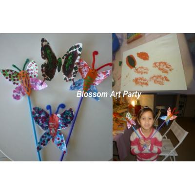Work with leaves and paints to create these butterfly puppet.