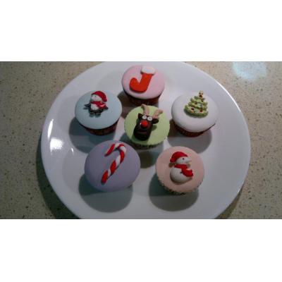 For lovers of fondant these yummy Banana Cups are sure to please