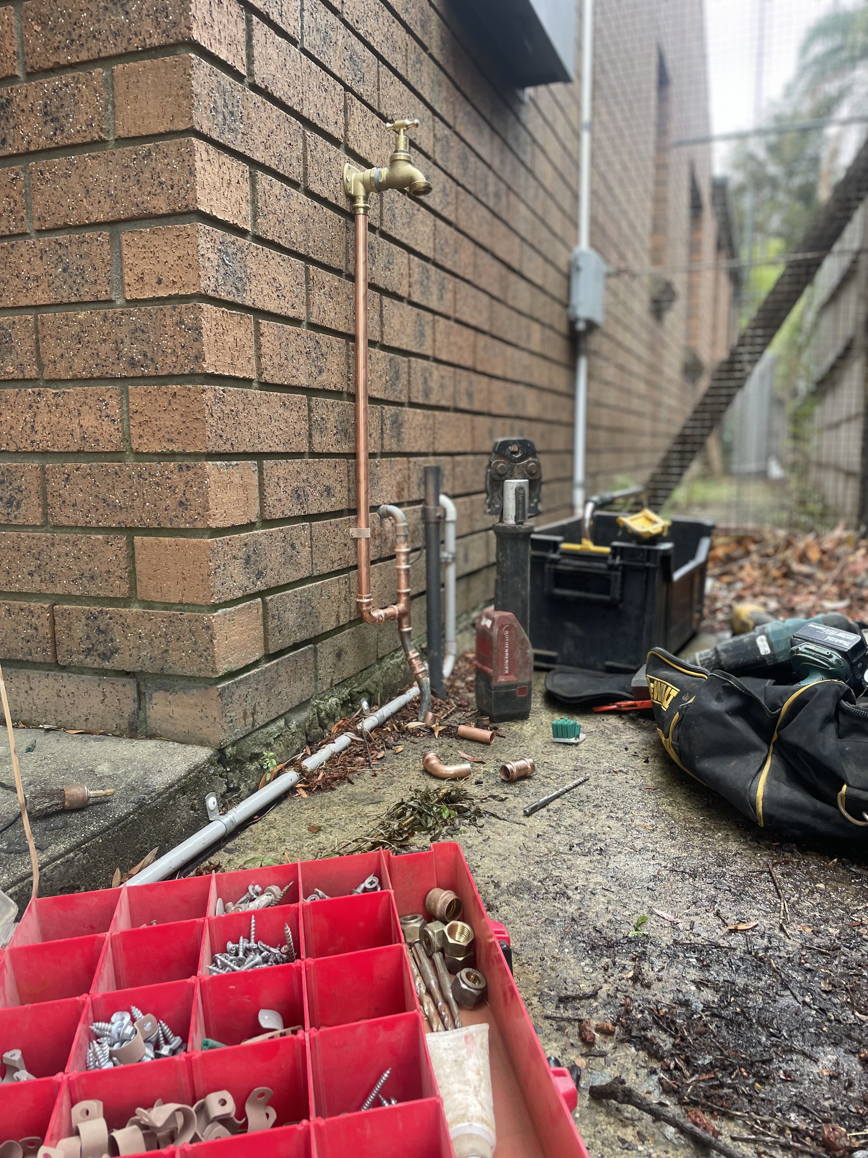 Expert plumber services in Mulgoa and Penrith. Quality plumbing installations and repairs. Contact Drain Clearing Penrith today!