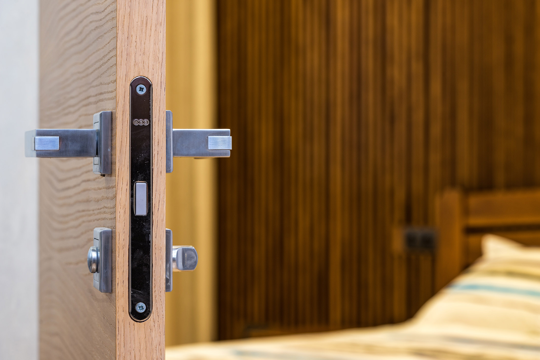 Custom Locksmiths