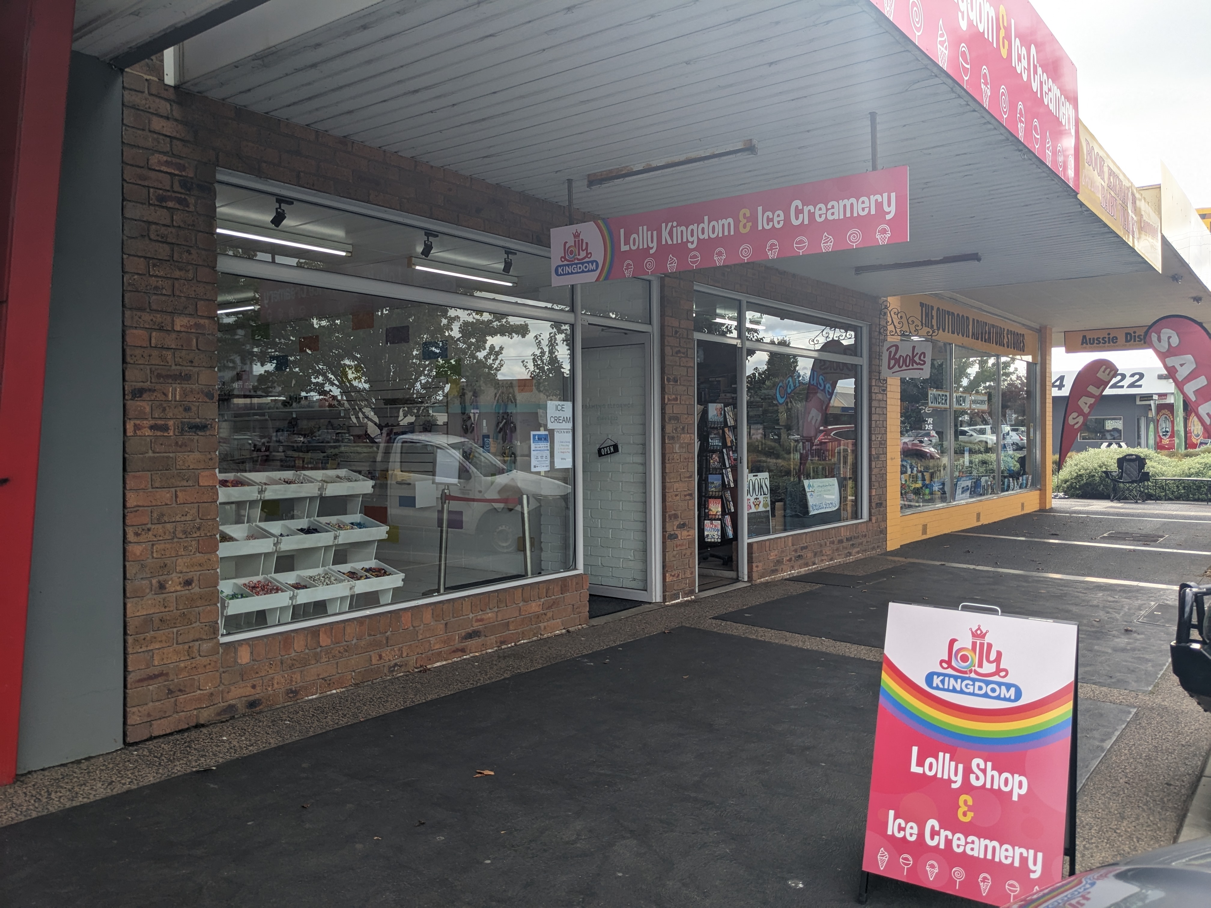 Lolly Kingdom & Ice Creamery