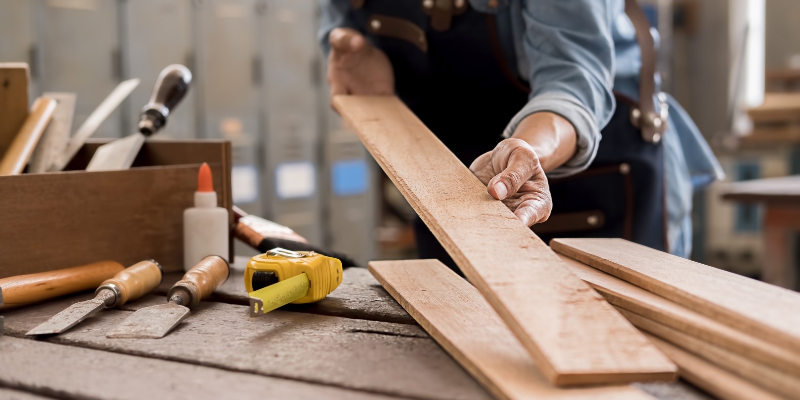 Mr. Carpenter Geelong Logo