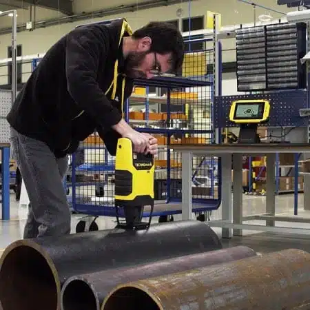 Connect EASY: hand-held dot-peen marking system with industrial touchscreen