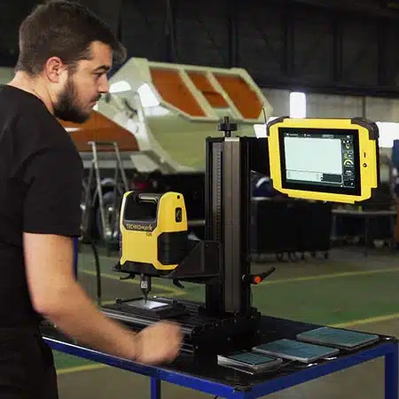 Connect COMBO: industrial dot-peen workstations with advanced touchscreen controllers