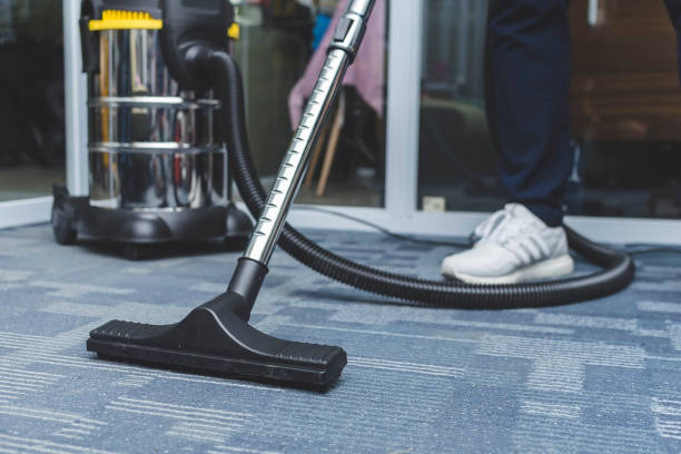 Emergency Carpet Cleaning Officer