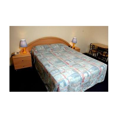 Queen Size bed, en suite bathroom & complimentary breakfast included